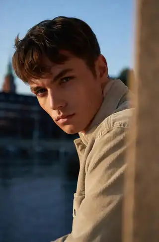 Loading the media file...